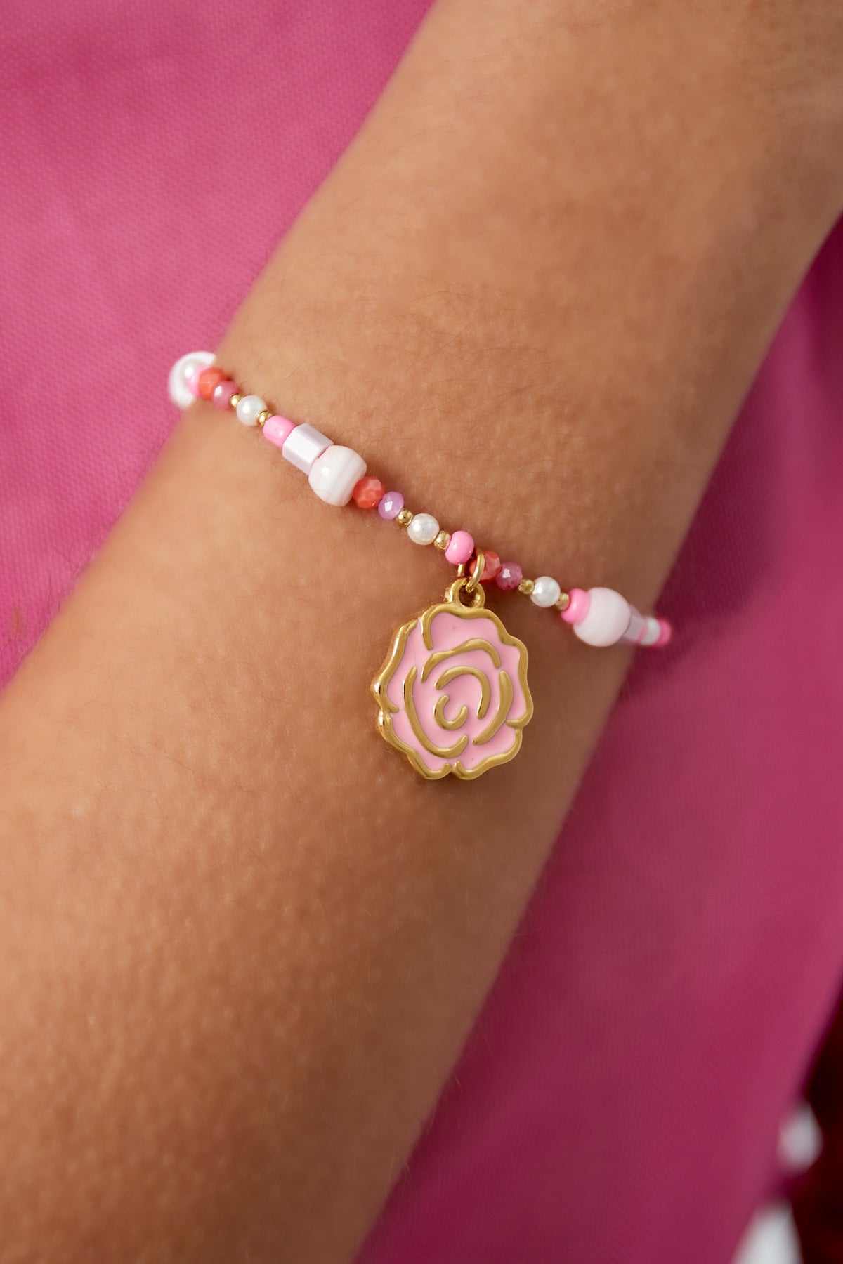 beaded rose bracelet - pink &