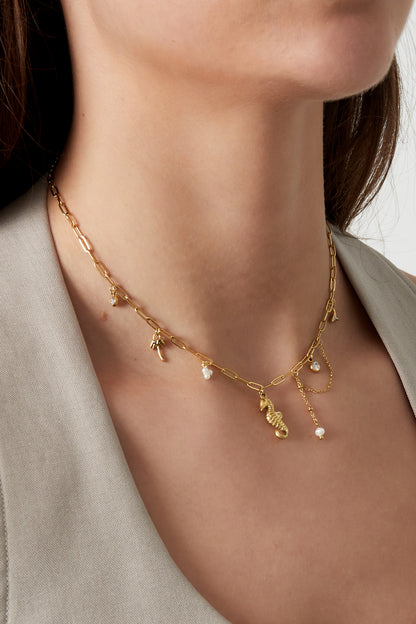 underwater necklace