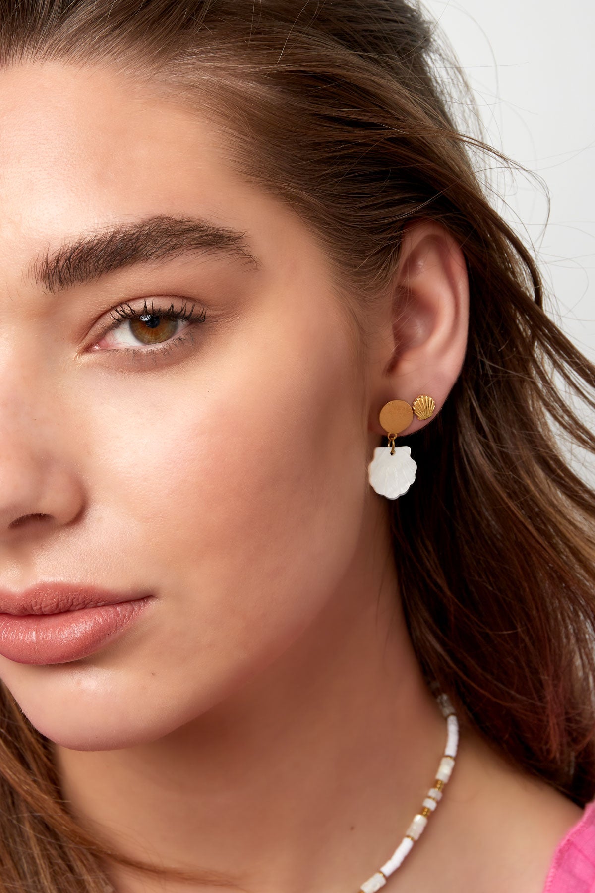 ear studs shell