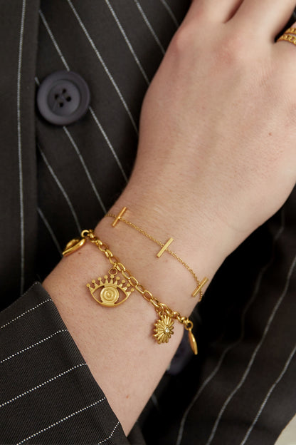 charm wonderland bracelet