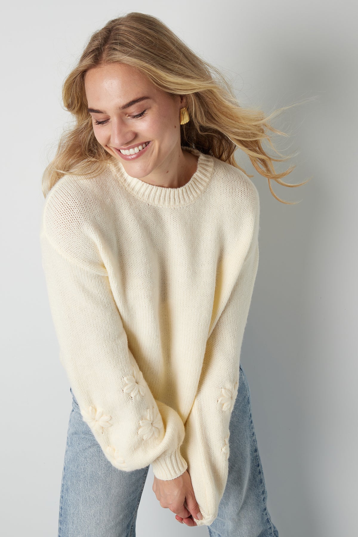 Knitted Wool Blend Women's Oversized Sweater Floral Applique