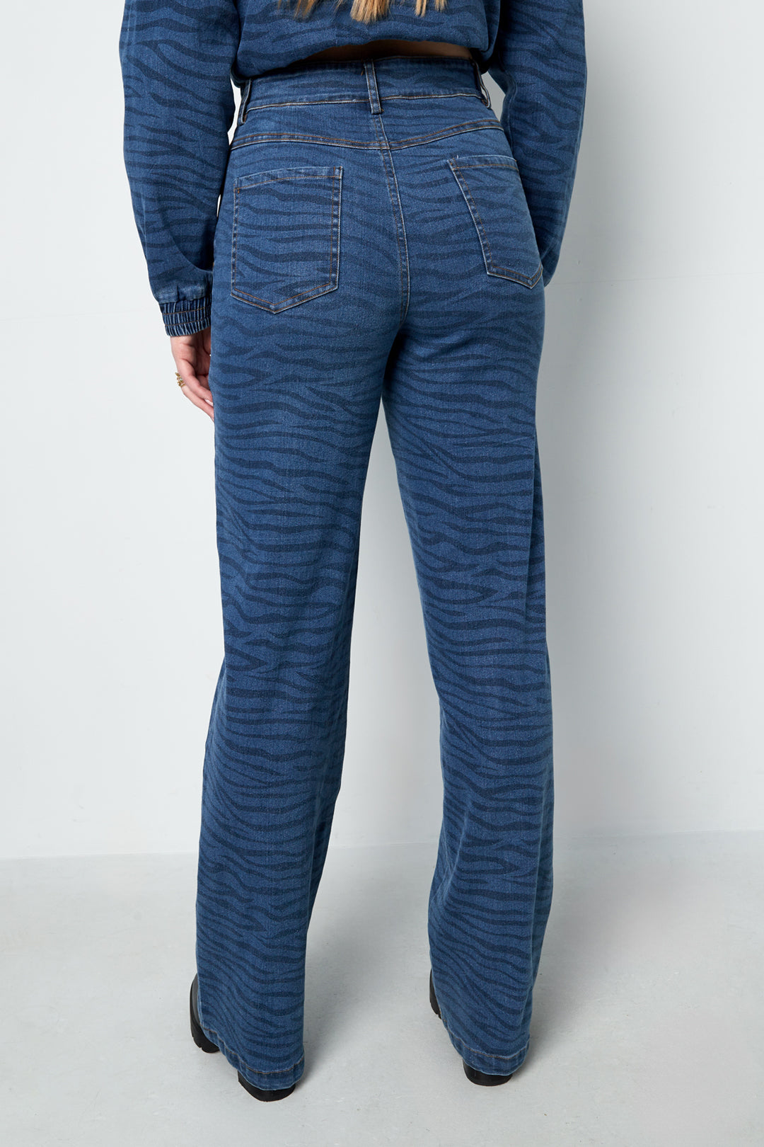 Cotton Woven Women's Straight Leg Denim Pants Medium Indigo Casual