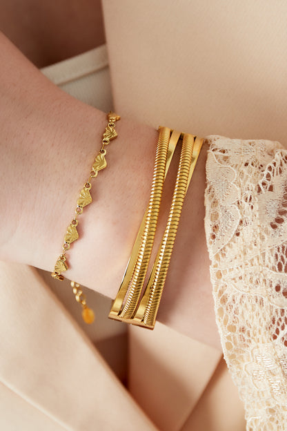Strong heart bracelet