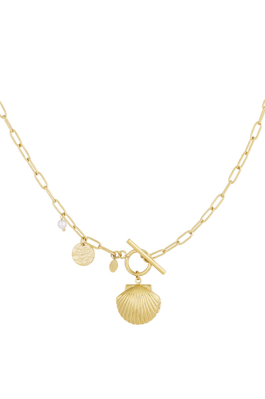 shell necklace
