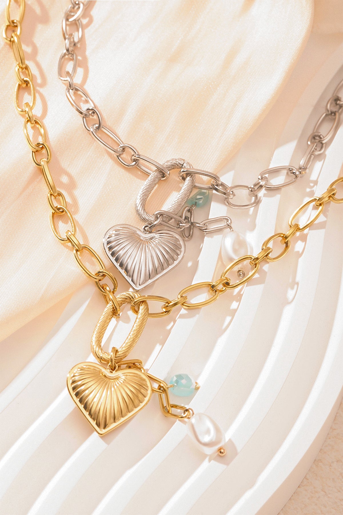 heart glow necklace