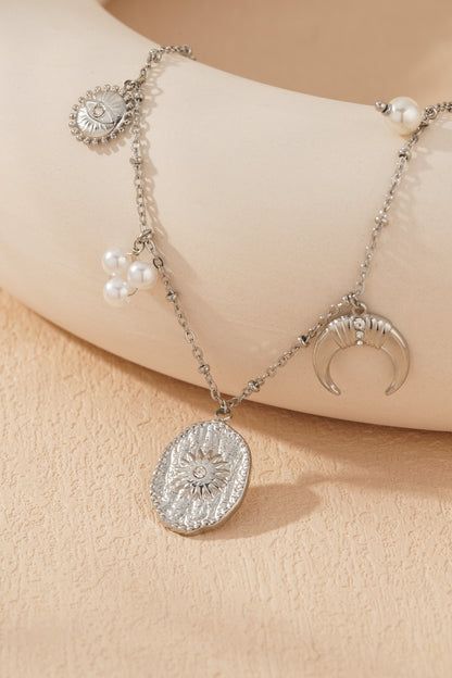 moony necklace
