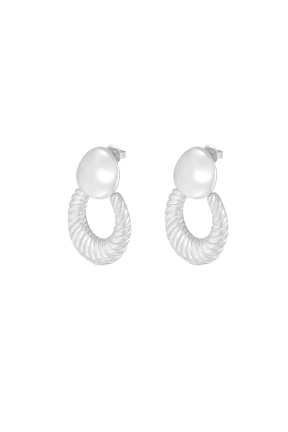 chic elegant earrings
