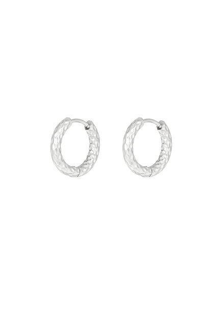 etched detail earrings