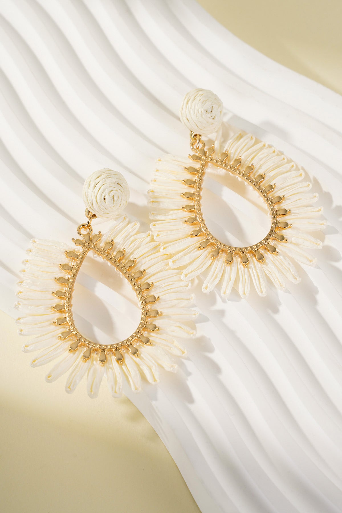 Spring Vibes Earrings - Off White