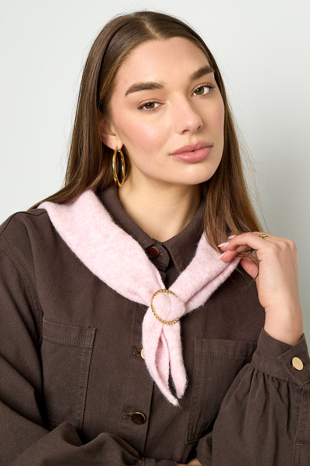 Scarf clip with twisted detail