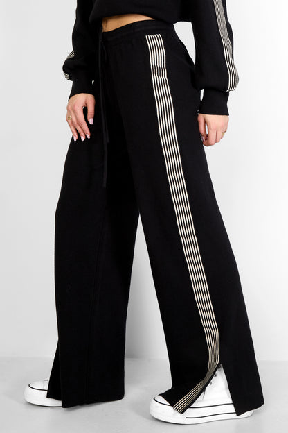 Knitted trousers with stripes