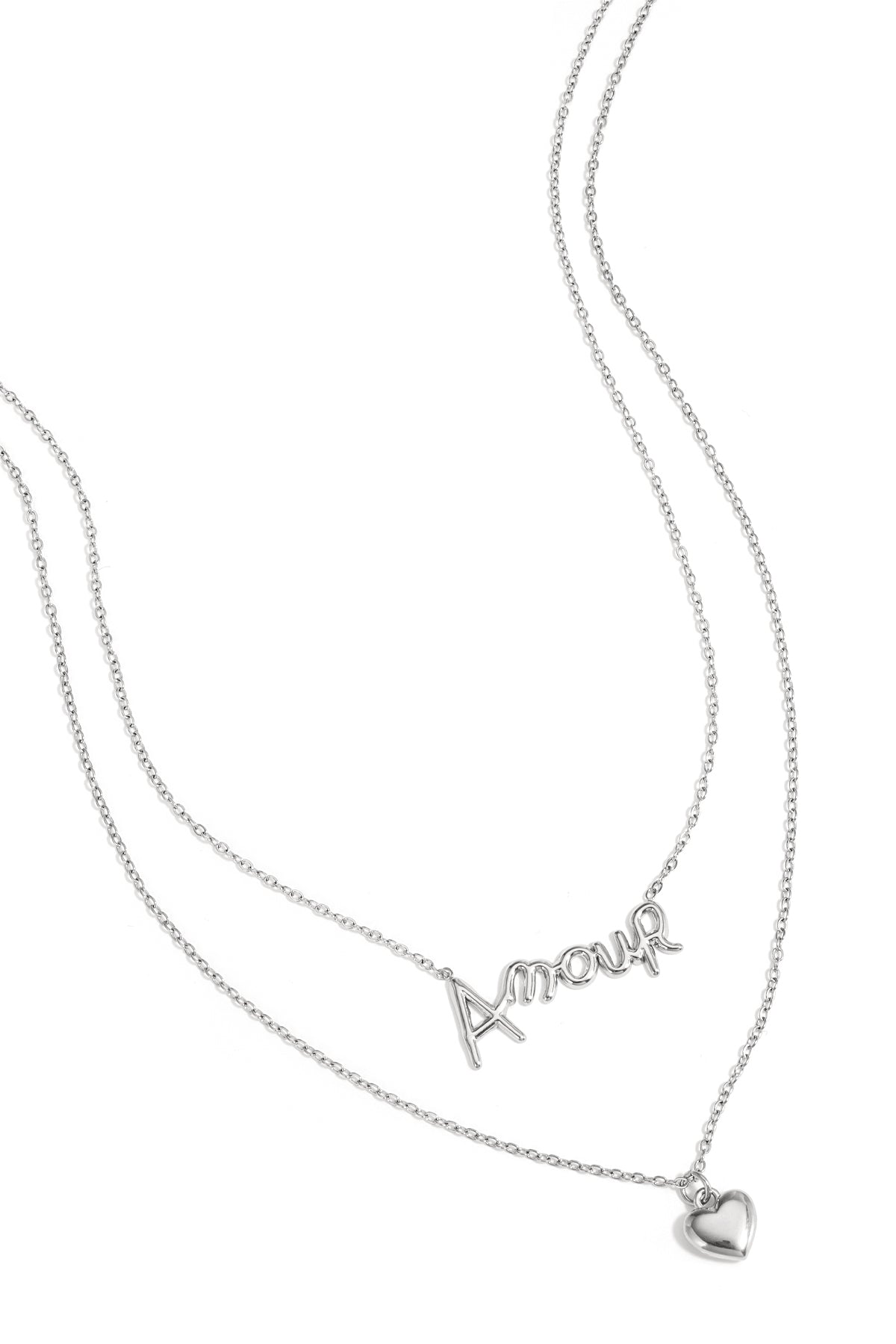 Layered necklace amour with heart