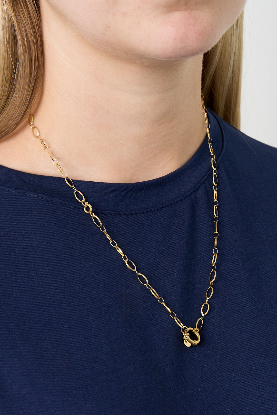 Simple lock necklace